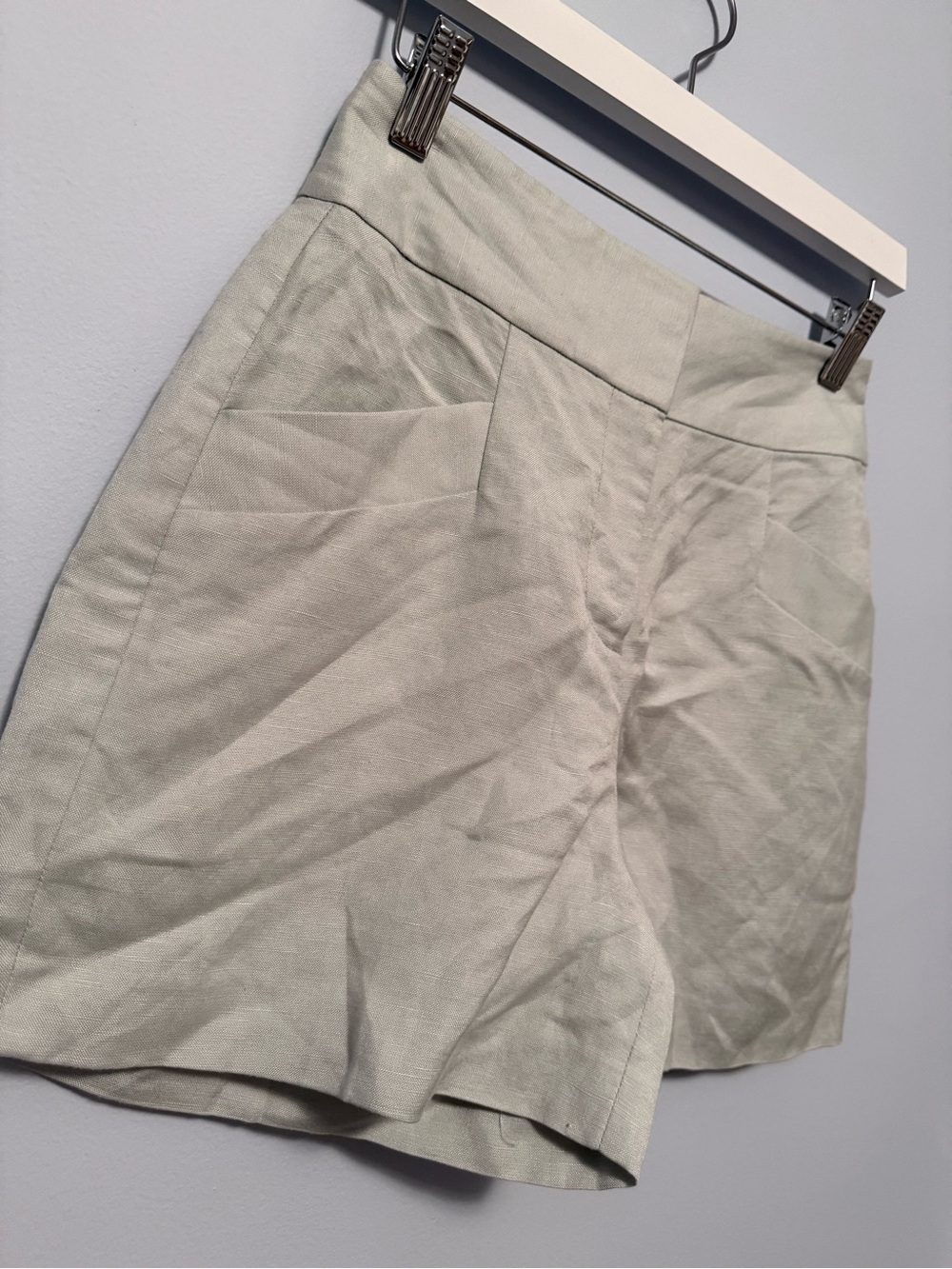 Club Monaco Shorts with Front Pockets (Light Green) - Picture 6 of 8